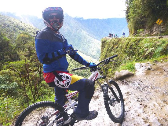 Zeit fürs Portrait-Foto vor der berühmtesten Kurve