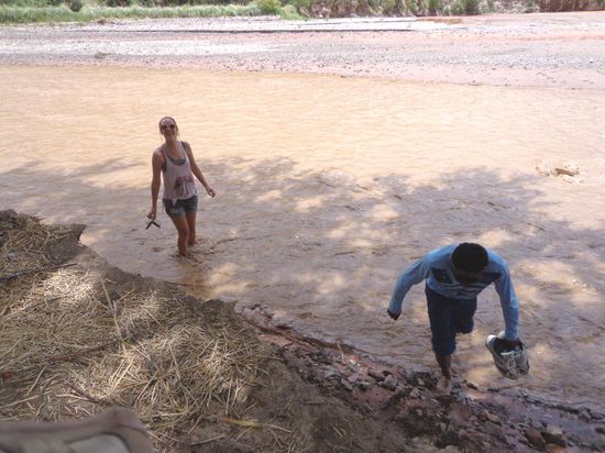 Bei der Wanderung zum "La Torre" mussten wir diesen Fluss überqueren... Zum Glück nicht allzu tief 