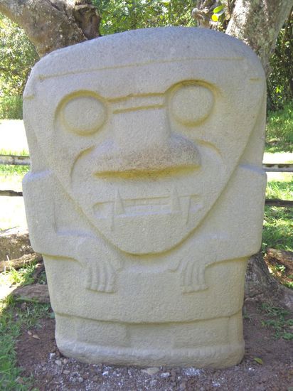 Im archäologischen Park nahe San Augustin (soll wahrscheinlich einen Dämonen darstellen)