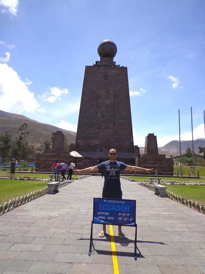 Eine Hälfte auf der nördlichen, die andere auf der südlichen... ja wenn, der damalige Wissenschafter GPS zur Verfügung gehabt hätte 