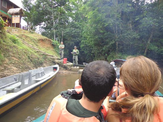 Von hier gings ab zu unserer Lodge - die Fahrt auf dem Fluss ging ca. eine Stunde