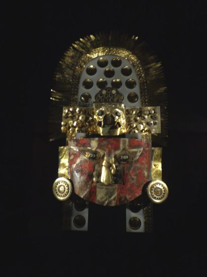 Eine Priestermaske - Fund in den Pyramiden von Tucume