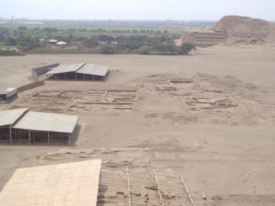 Zwischen den beiden Pyramiden befand sich die Stadt der Moche