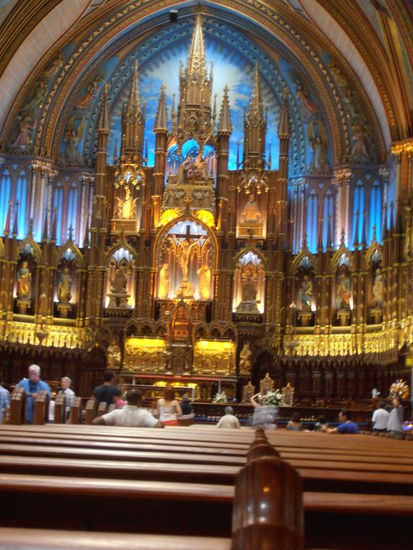 Schon beeindruckend, auch die Lichtspiele in Blau