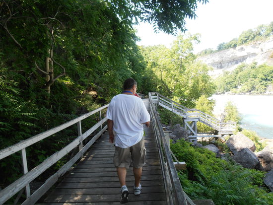 T-Shirt und Hose sind noch total nass