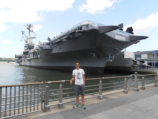 Flugzeugträger "Intrepid"