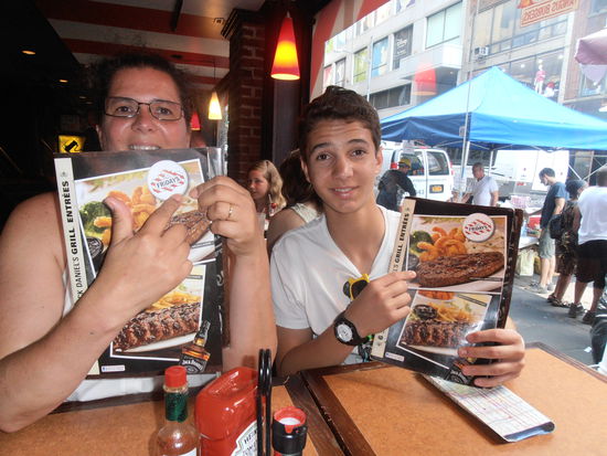 zum Essen haben wir uns echt nicht getraut...Preise wie in einer anderen Welt, ach sorry, da waren wir ja auch!!!