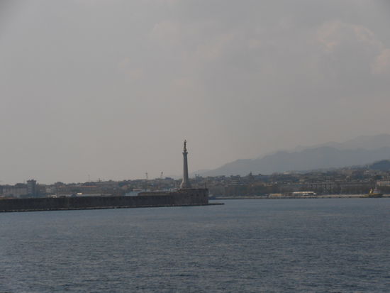 Der Hafen von Messina