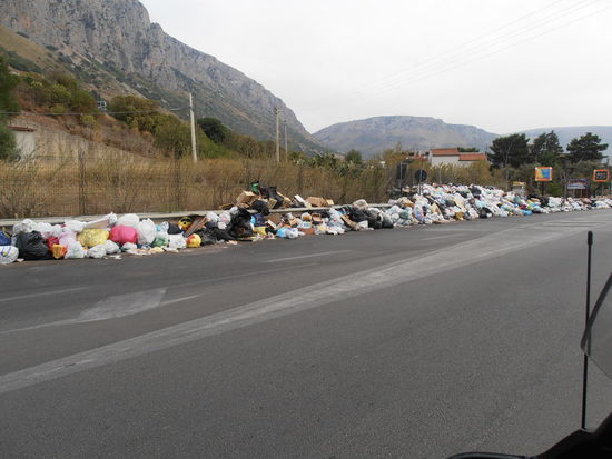 So fährt man nach Palermo ein, die Ratten sind da nur so rumgesprungen
