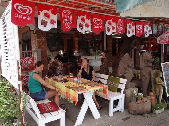 Frühstück am Straßenrand...