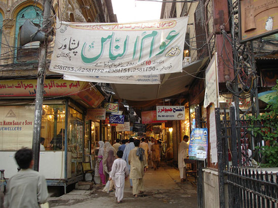 Die Goldgasse lädt zum Kaufen ein