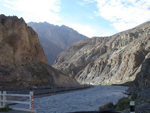 Karakorum Highway zur chinesischen Grenze