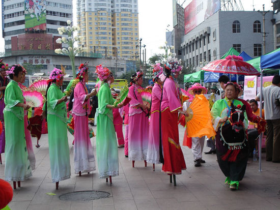So habe ich mir China vorgestellt. Dies ist jedoch nur ein Fest, alles Andere ist einfach nur schwierig, modern und so ganz anders als in meinen geliebten anderen asiatischen Ländern