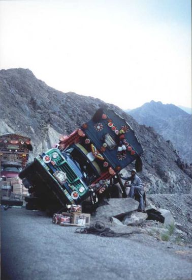 Bei diesen wilden Fahrten im Karakorum kann so etwas natürlich auch mal passieren