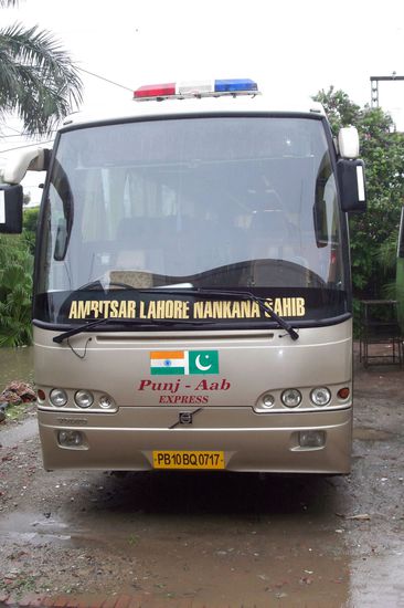 Auf geht's von Lahore mit pakistanisch/indischem Bus nach Amritsar, Indien