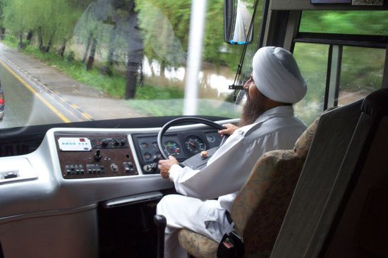 Der Fahrer ist schon ein Sikh aus Amritsar.