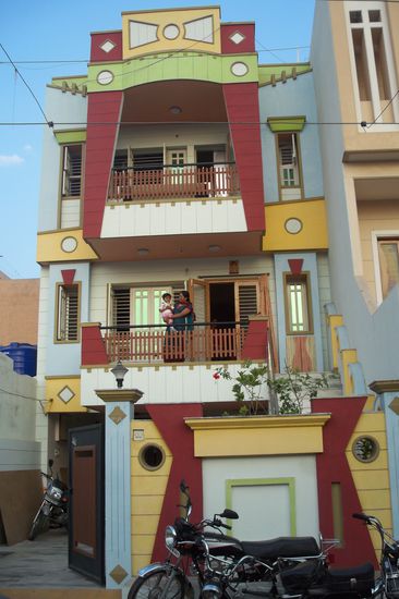 Wir besuchen eine befreundete Familie, auch sie haben ein prächtiges Haus.