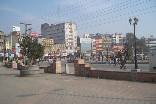 auch das ist Lahore: sauber, ordentlich, Einkaufszone mit guten Geschäften, wenig Bettelei