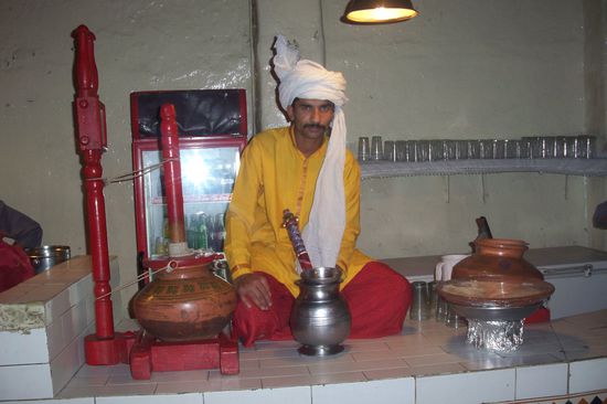 die ganze pakistanische Essvielfalt wartet auf uns