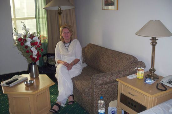 eine irre gemütliches Zimmer wartet auf uns und wir fühlen und wie zu Hause