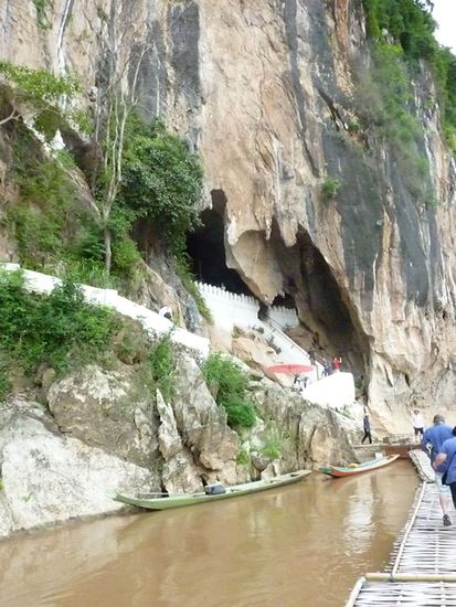 Besichtigung einer Höhle mit vielen tausend Buddhas
