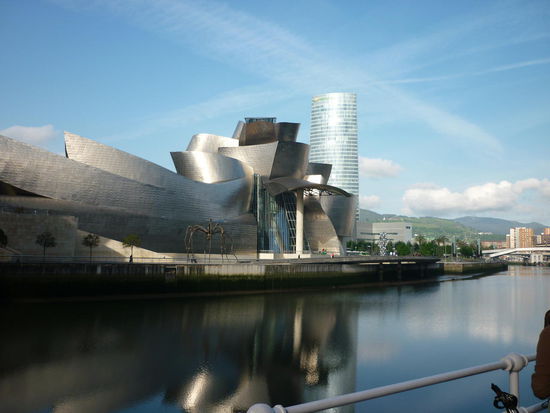 Das weltberühmte Guggenheim-Museum in Bilbao